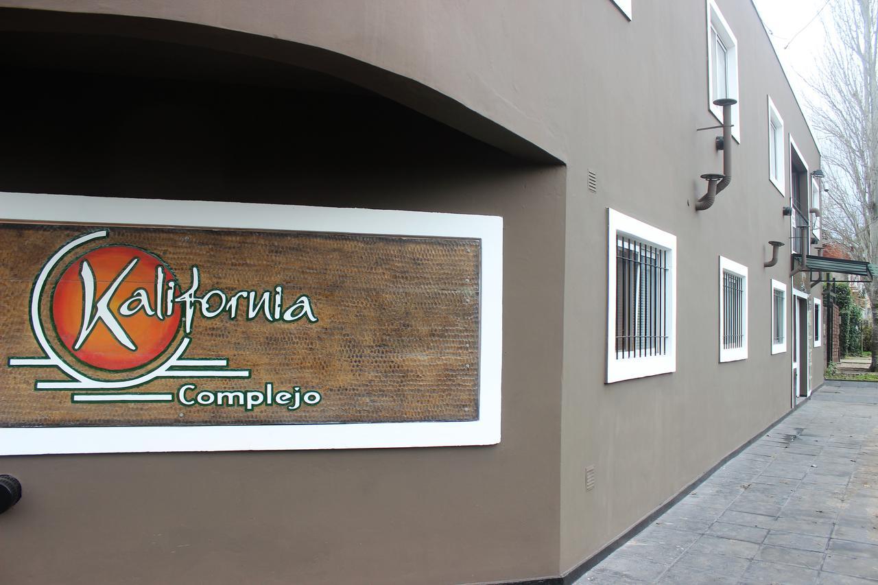 Complejo Kalifornia Apartment Pilar  Ngoại thất bức ảnh